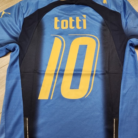Italy Retro WorldCup 2006 Totti 10 - Picture 4 of 6